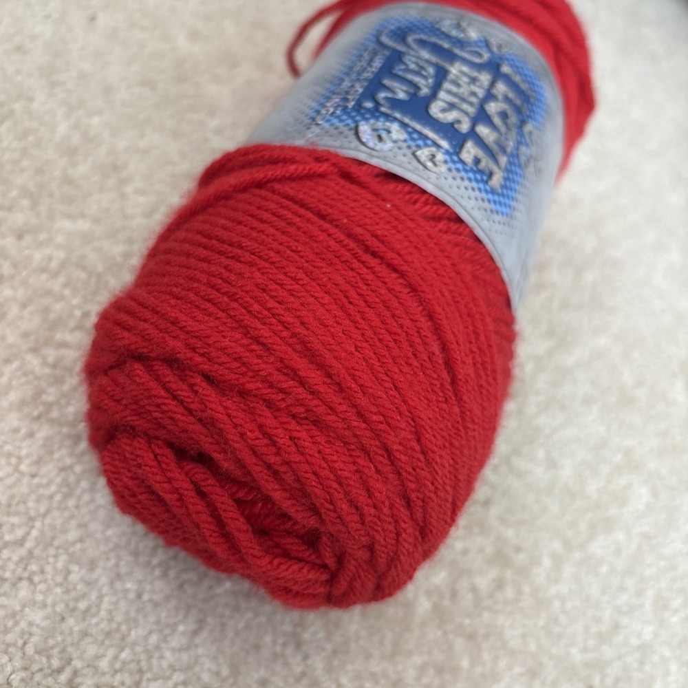 I LOVE THIS YARN! Fire Red 7 oz 355 yd - Picture 4 of 5